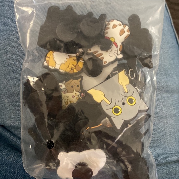 16 piece cat lover croc charms - Picture 2 of 6